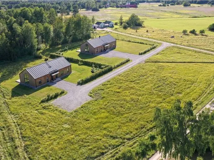 Image 1 of 20 of Strömsholm