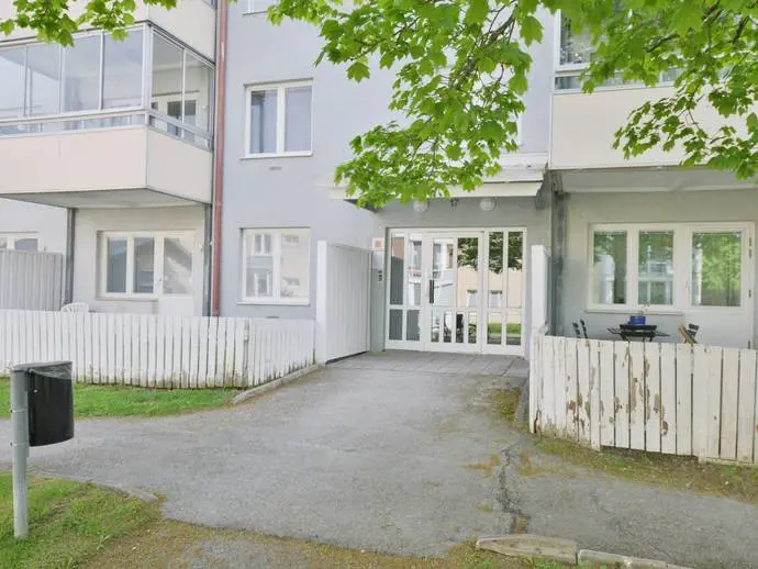 Image 1 of 13 of Benvägen 17