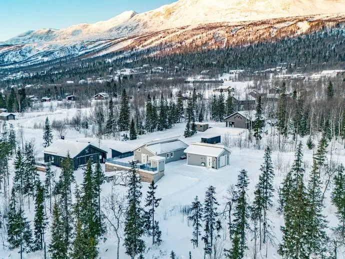 Villa, Sucksdorfsvägen 28. Bild 1 av 20