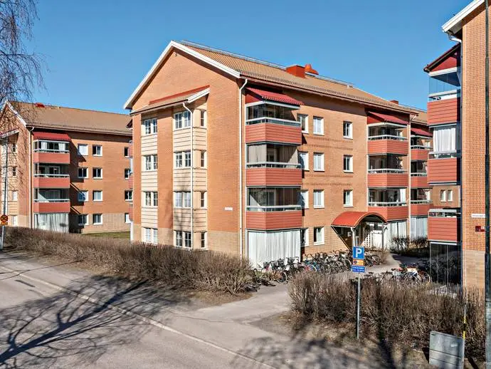 Bild 1 av 19 på Hissjövägen 28