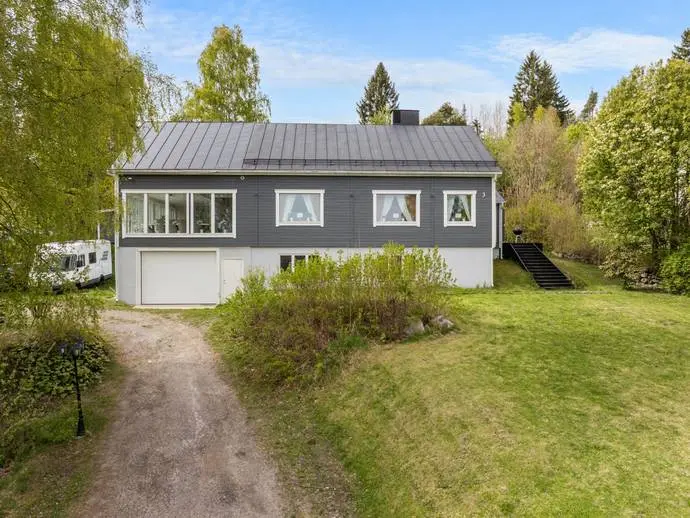 Villa, Hagavägen 3. Bild 1 av 20