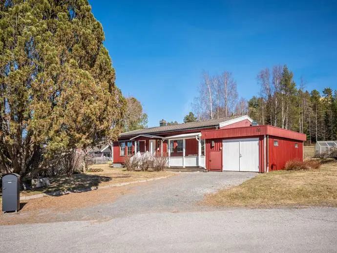 Villa, Carlgrensvägen 68. Bild 1 av 20