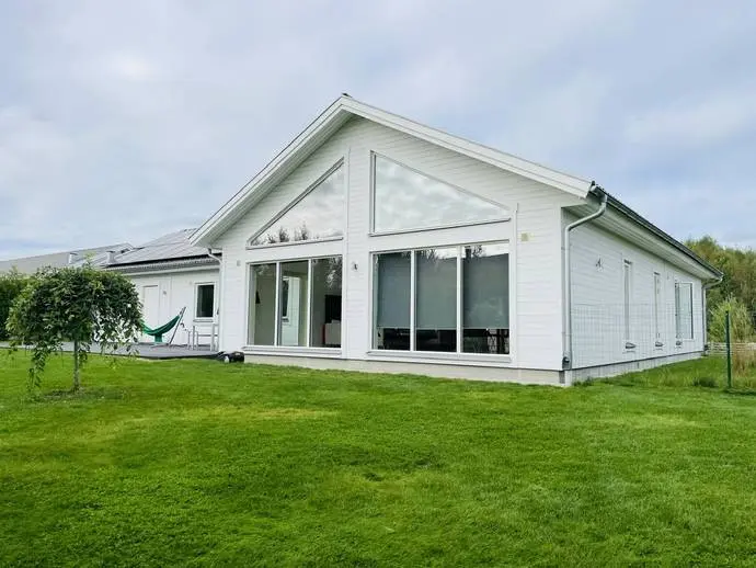 Image 1 of 20 of Smultronvägen 11
