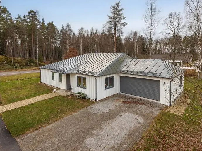 Villa, Krokusvägen 1, Tingsryd. Bild 1 av 20
