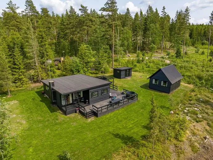 Fritidshus, Tjureda Skogsstugan 1, Alvesta. Bild 1 av 20