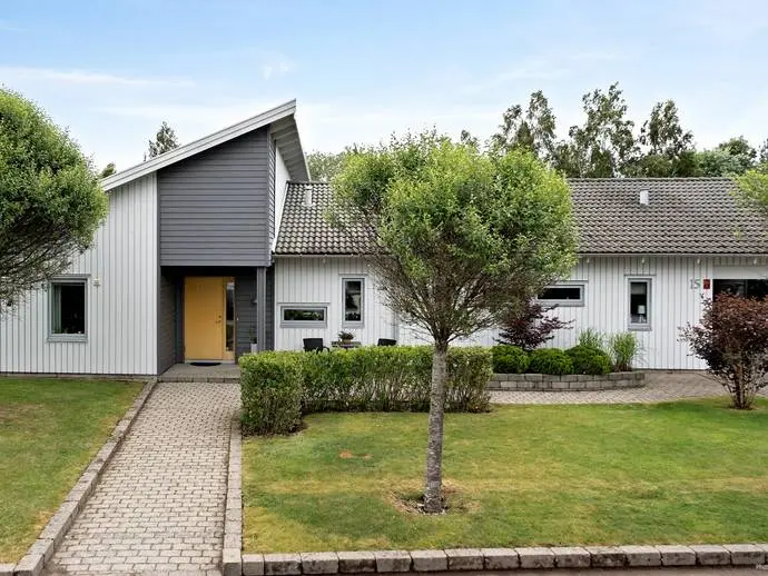 Villa, Påalsvägen 15. Bild 1 av 20