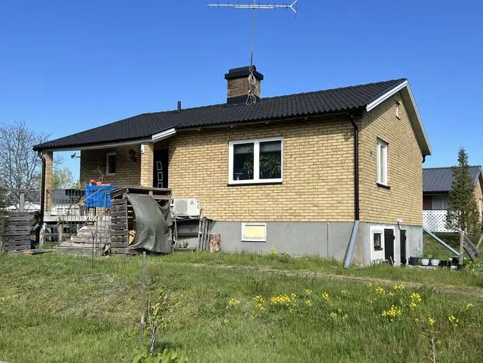 Bild 1 av 20 på Tallvägen 3