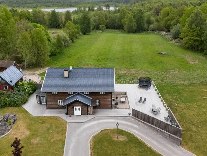 Image 1 of 20 of Elsemåla Östergård 23