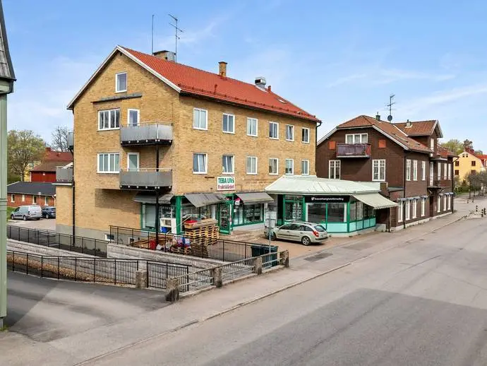 Lägenhet, Olofsgatan 3 och 5. Bild 1 av 15