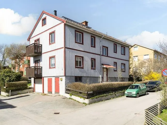 Lägenhet, Lindesnäsvägen 30, Karlskrona. Bild 1 av 20