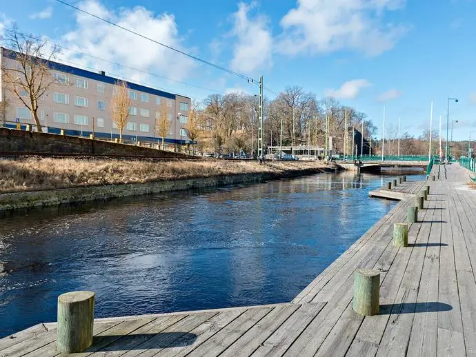 Lägenhet, Övre Brunnsvägen 2D. Bild 1 av 17