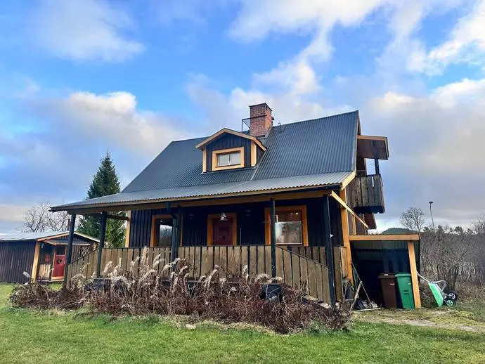 Villa, Furuvägen 2. Bild 1 av 20