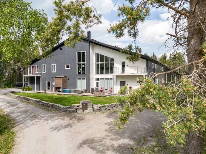 Image 1 of 20 of Hägra 219