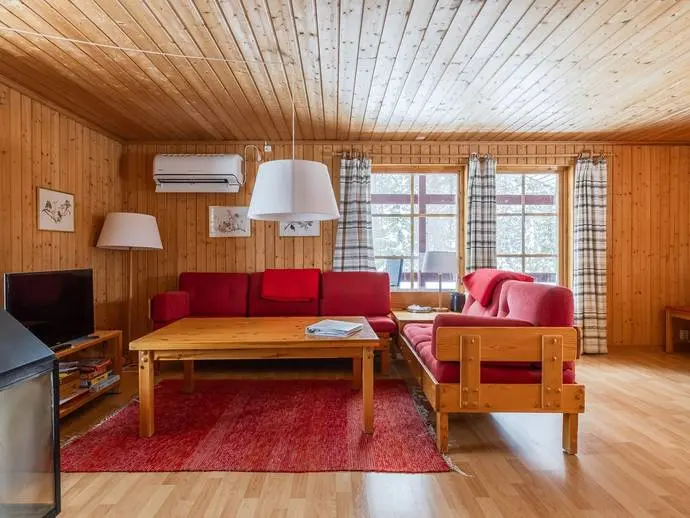 Fritidshus, Hammarvallsvägen m 10, andel Gul, 2 A B, 1/6-del. Bild 1 av 20