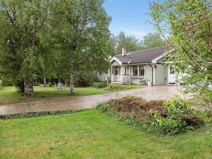 Villa, Fiskalsvägen 19, Berg. Bild 1 av 20