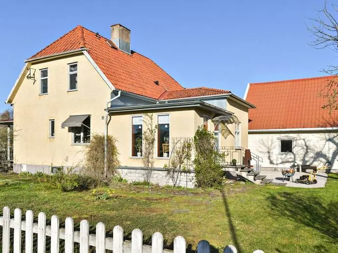 Villa, Furulundsgatan 26, Gotland. Bild 1 av 20