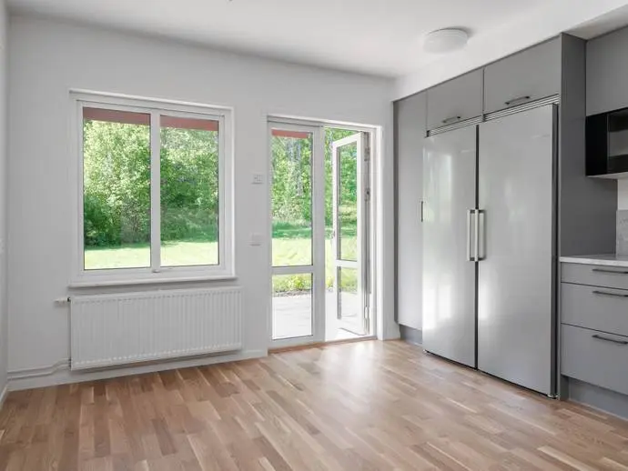 Bild 1 av 14 på Ullstämmavägen 270