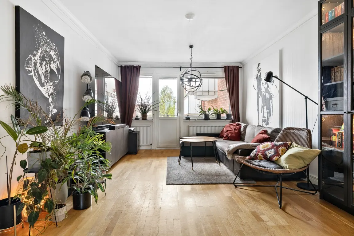 Image 1 of 5 of Badhusgatan 3C