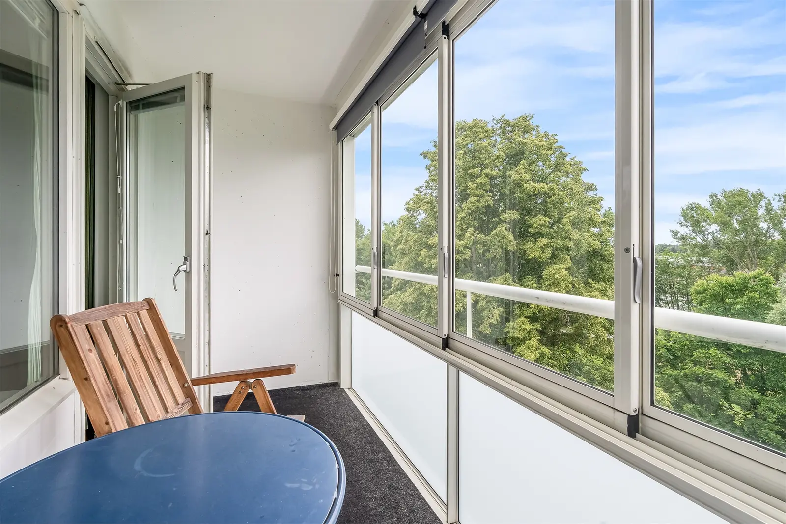 Lägenhet, Månadsvägen 62. Bild 1 av 5