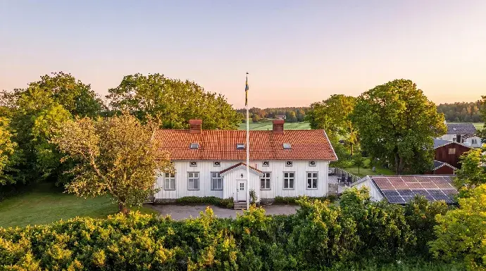 Bild 1 av 40 på Tegneby 805
