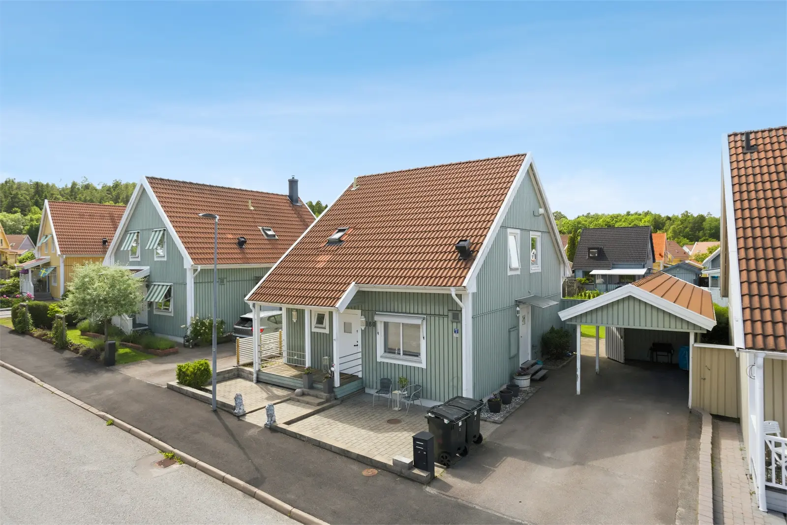 Image 1 of 38 of Långdansgatan 180