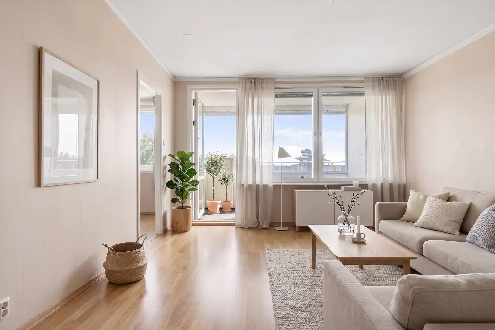 Apartment, Nybohovsbacken 65, Stockholm. Photo 1 of 20