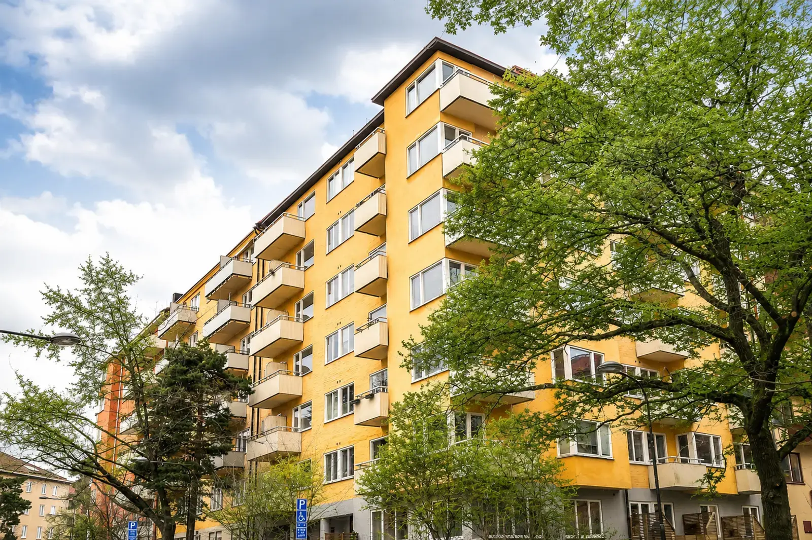 Apartment, Strålgatan 8, Stockholm. Photo 1 of 11
