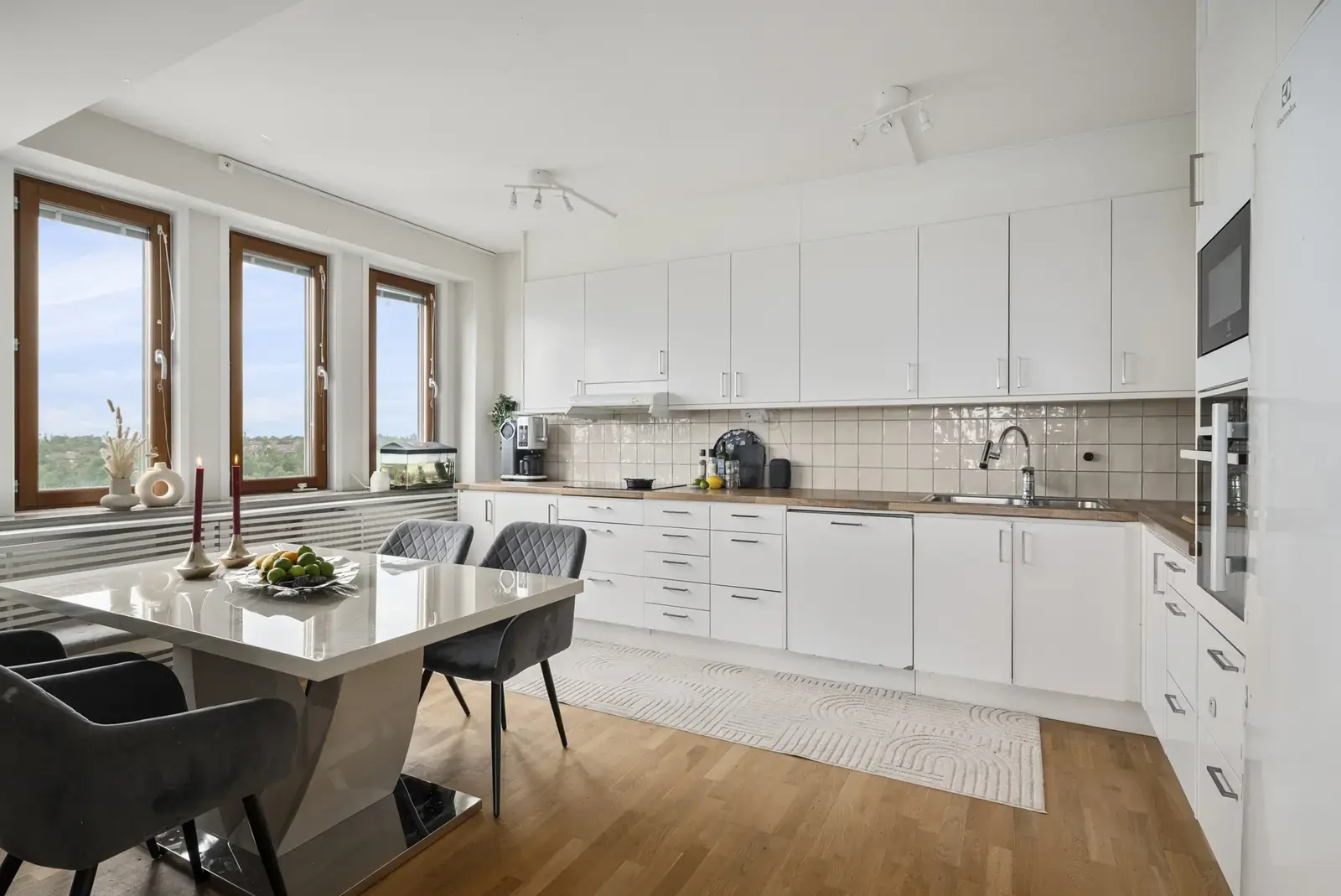 Apartment, Östersundsgatan 7, Stockholm. Photo 1 of 17