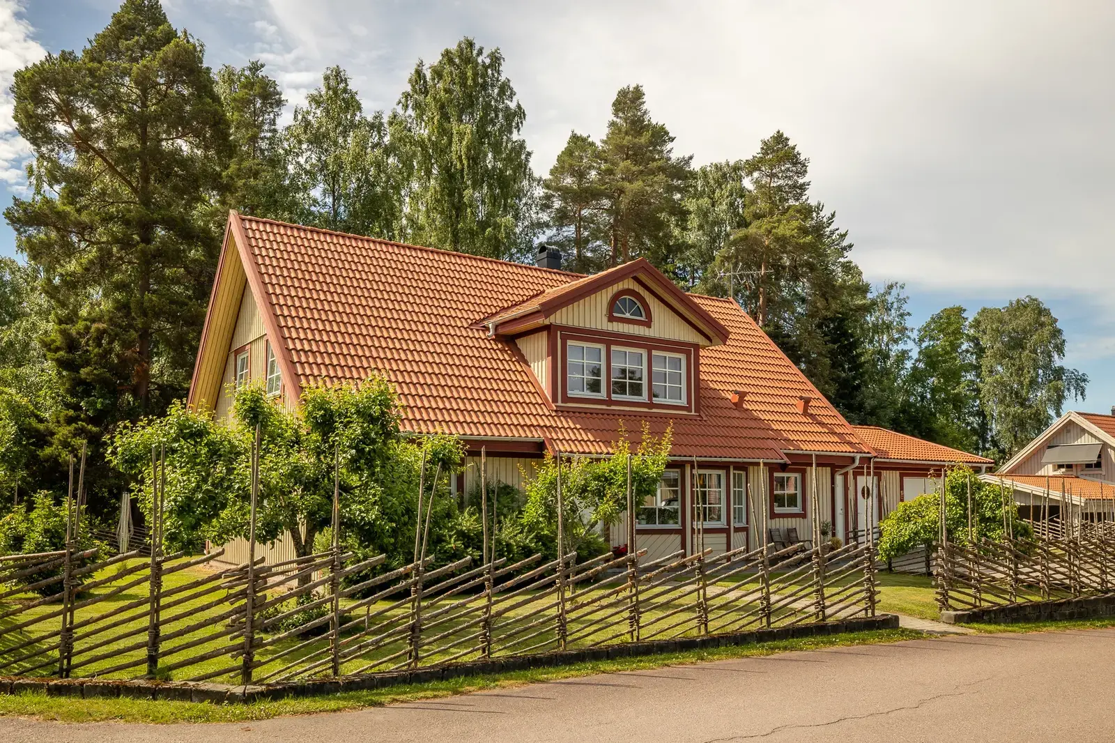 Bild 1 av 20 på Nystedts väg 13
