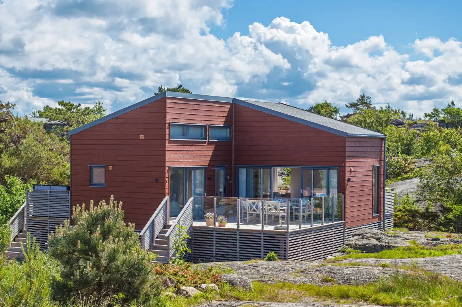 Lägenhet, Västra Knarrholmsvägen 55. Bild 1 av 20