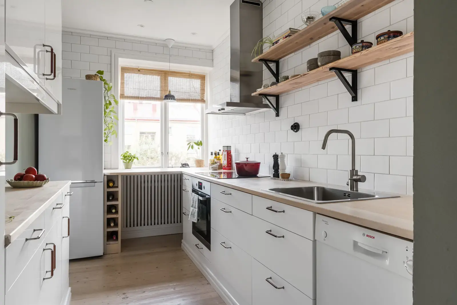 Lägenhet, Svanåallén 10A. Bild 1 av 20
