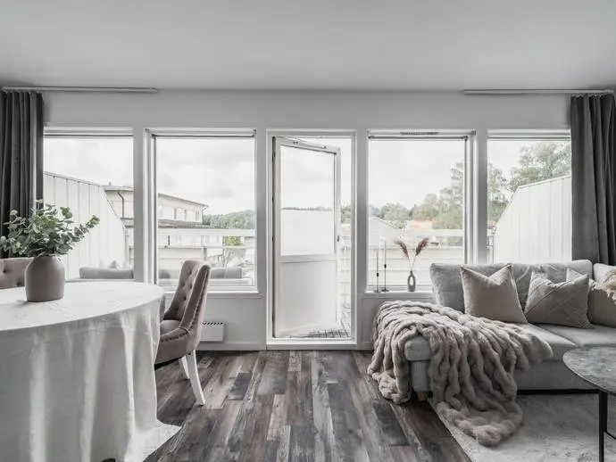 Lägenhet, Stockholmsvägen 30, Håbo. Bild 1 av 20