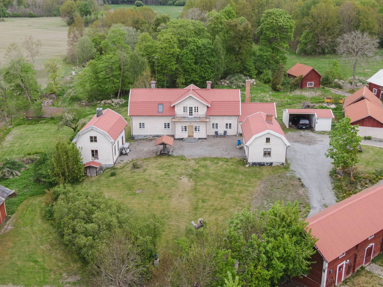 Image 1 of 40 of Överby 201