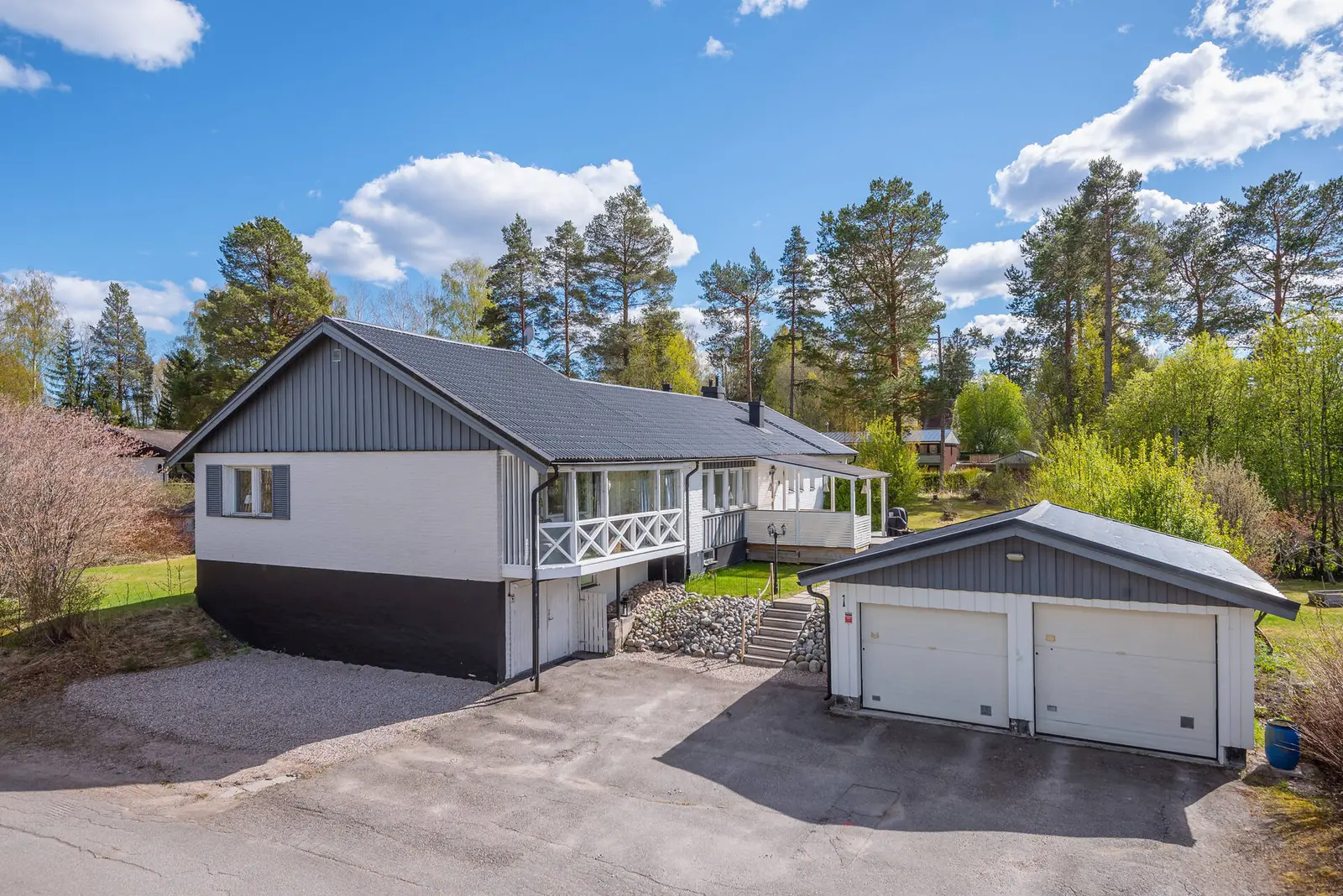 Villa, Hakvägen 1, Kvissleby. Bild 1 av 20