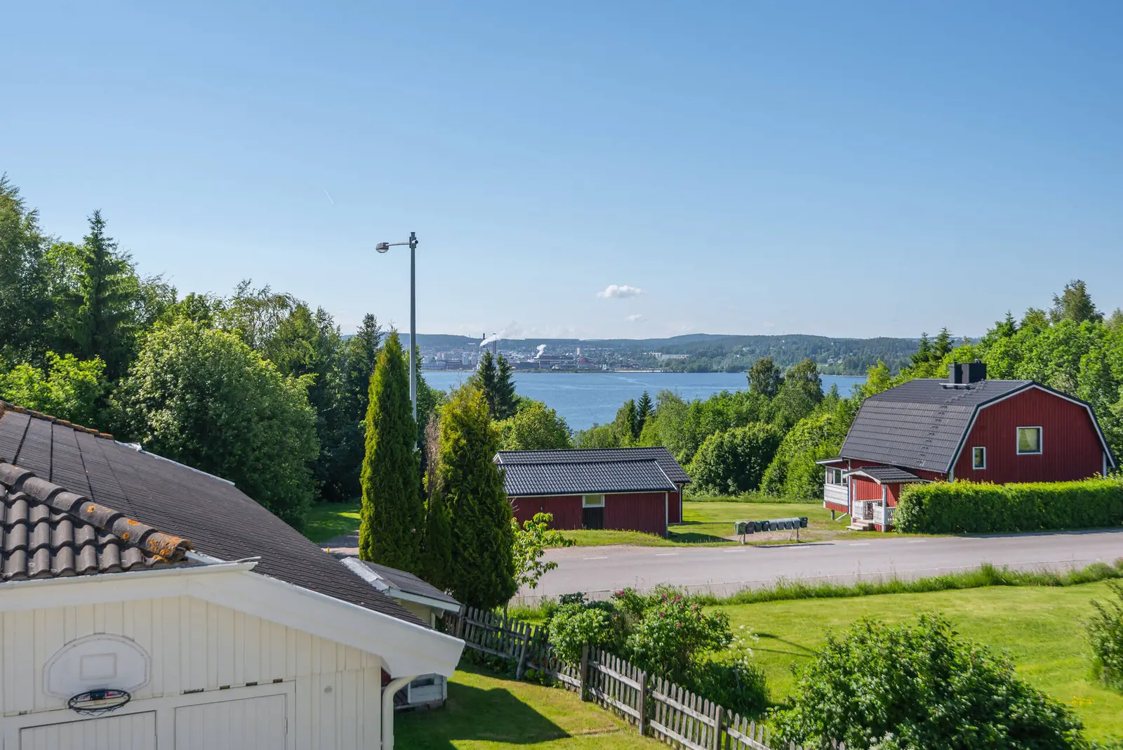 Bild 1 av 38 på Raholmsvägen 161A