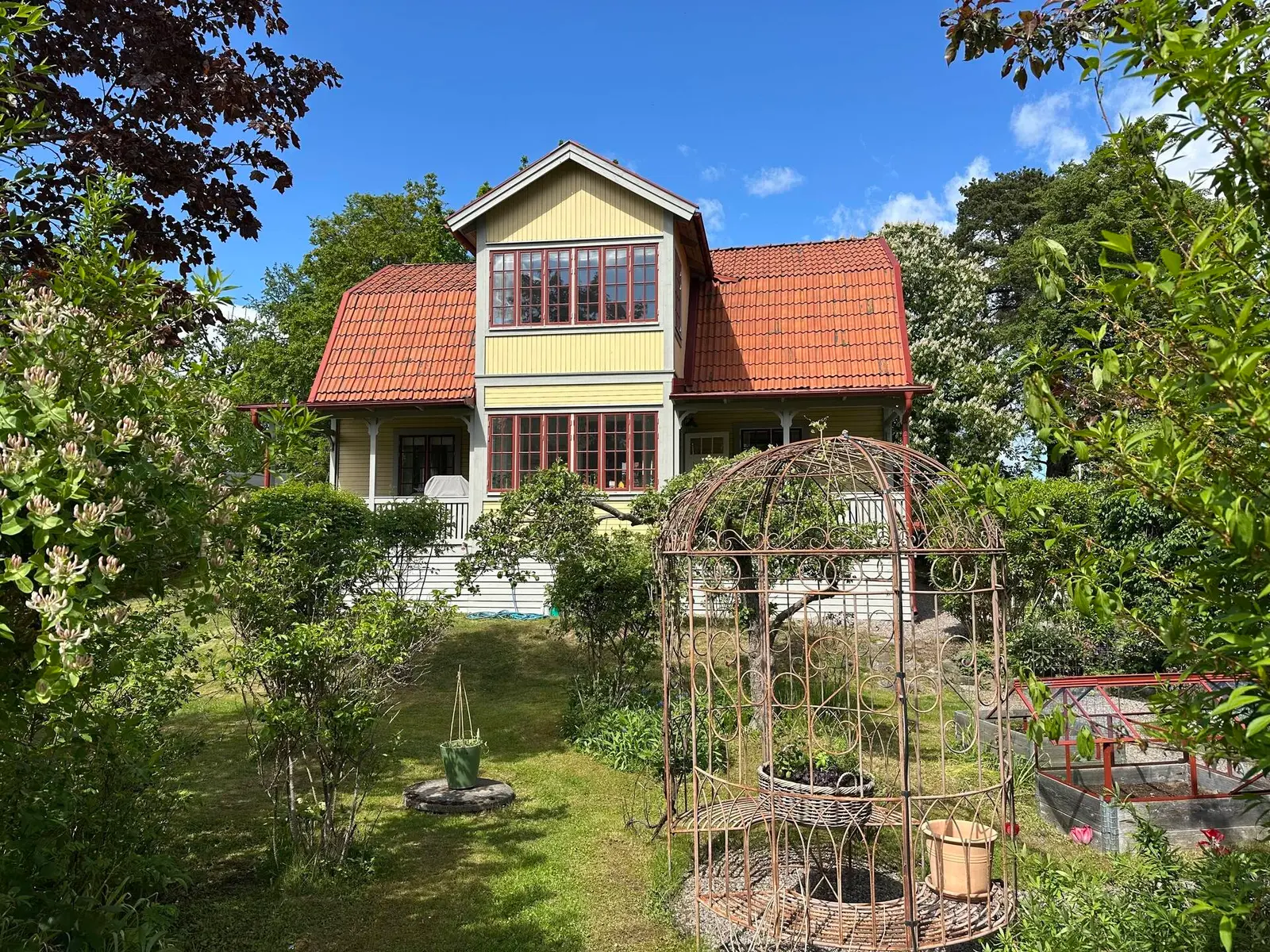 Bild 1 av 20 på Prästvägen 2