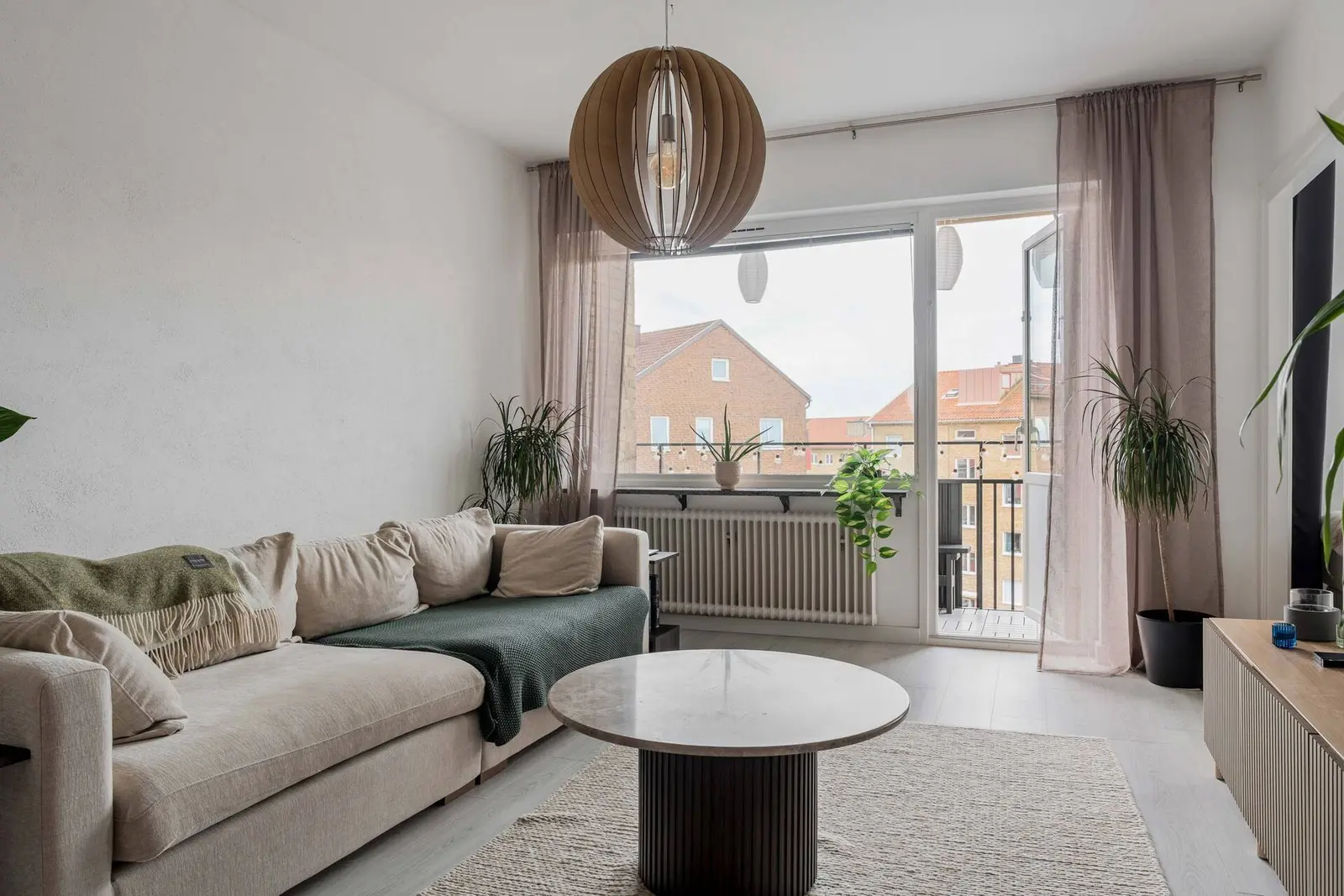 Bild 1 av 13 på Malmögatan 7B