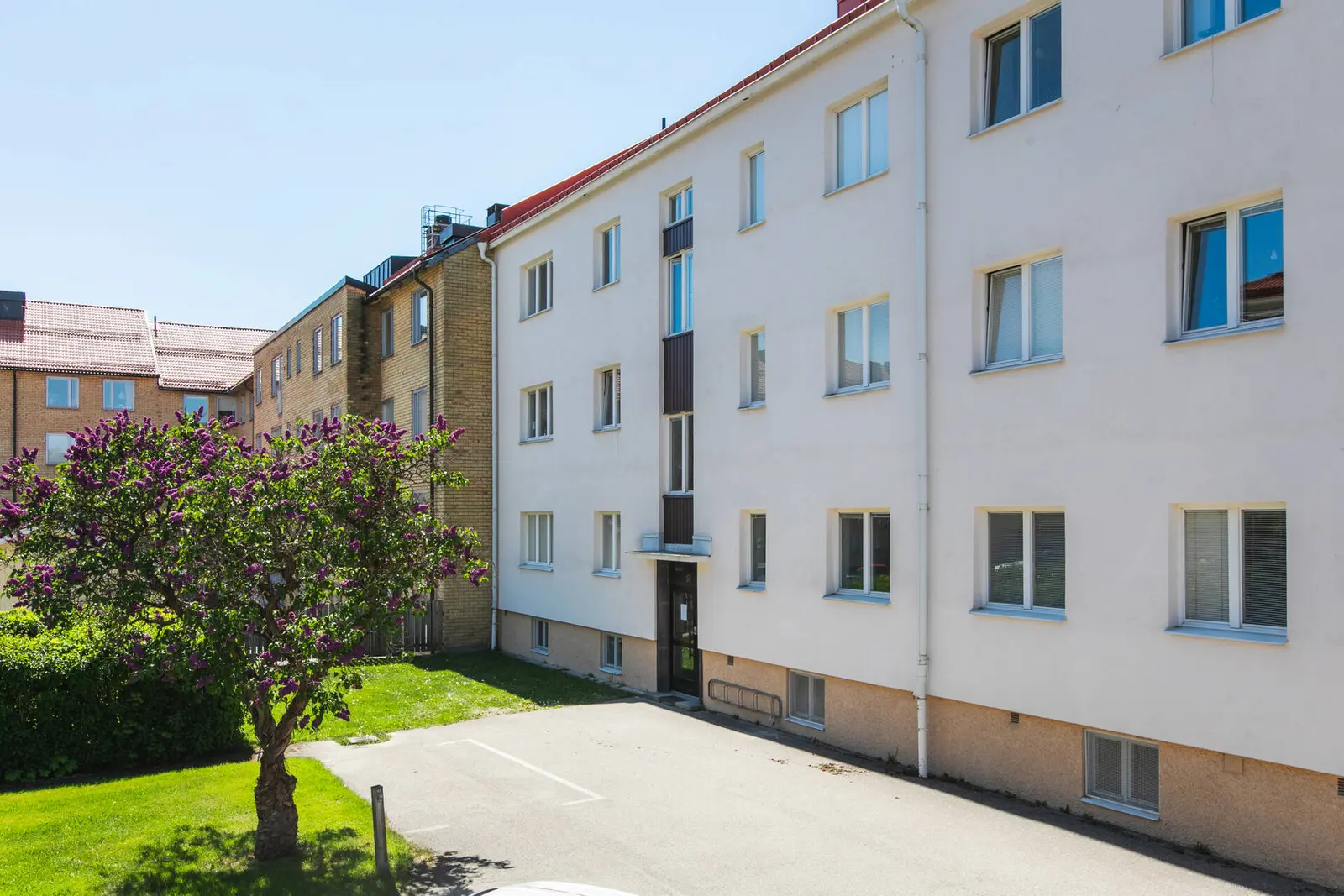 Image 1 of 17 of Bryggargatan 9D