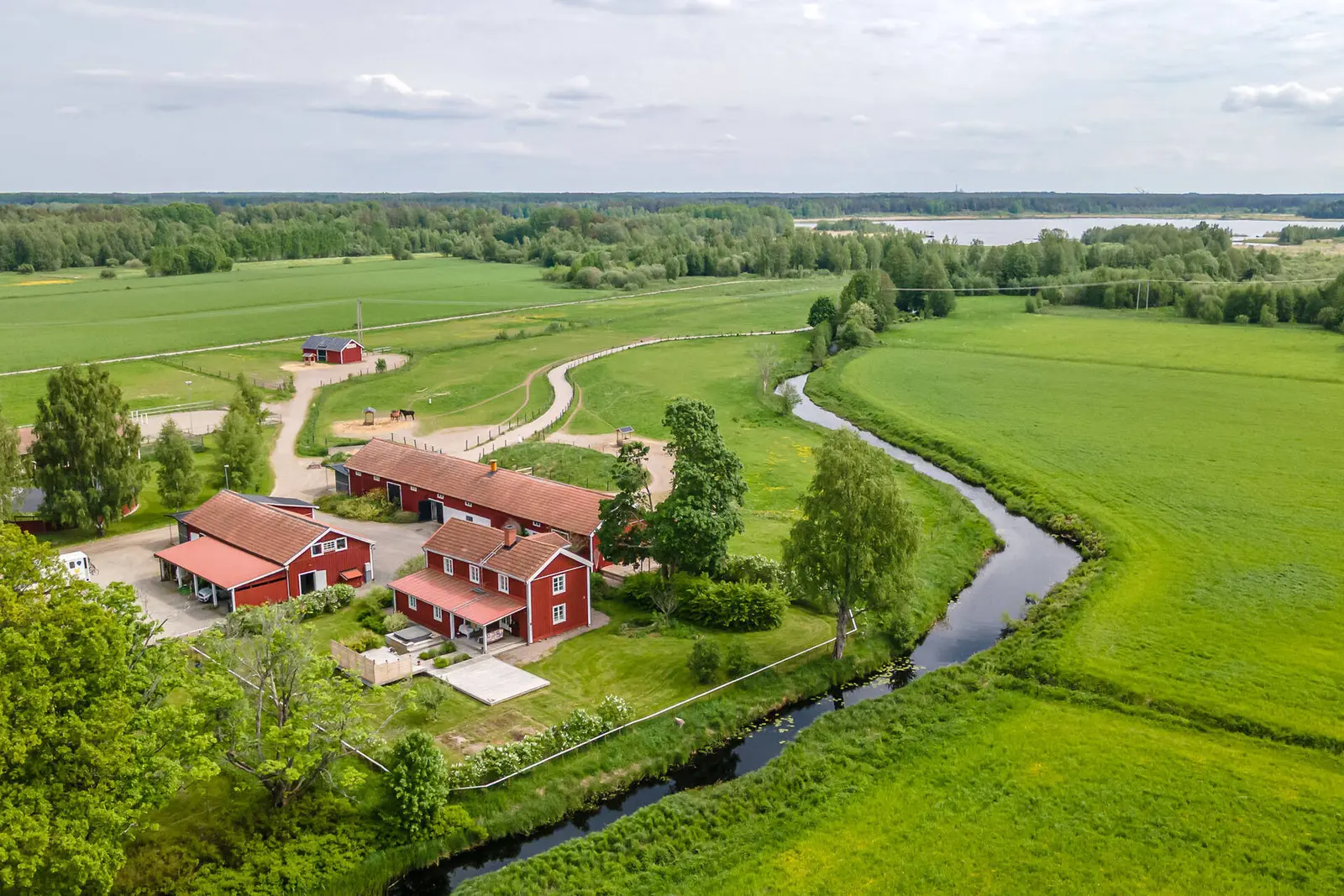 Gård, Oppala bygata 6, Gävle. Bild 1 av 20