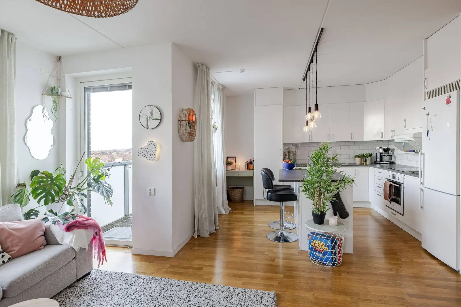 Lägenhet, Kyrkogatan 1A, Eskilstuna. Bild 1 av 23