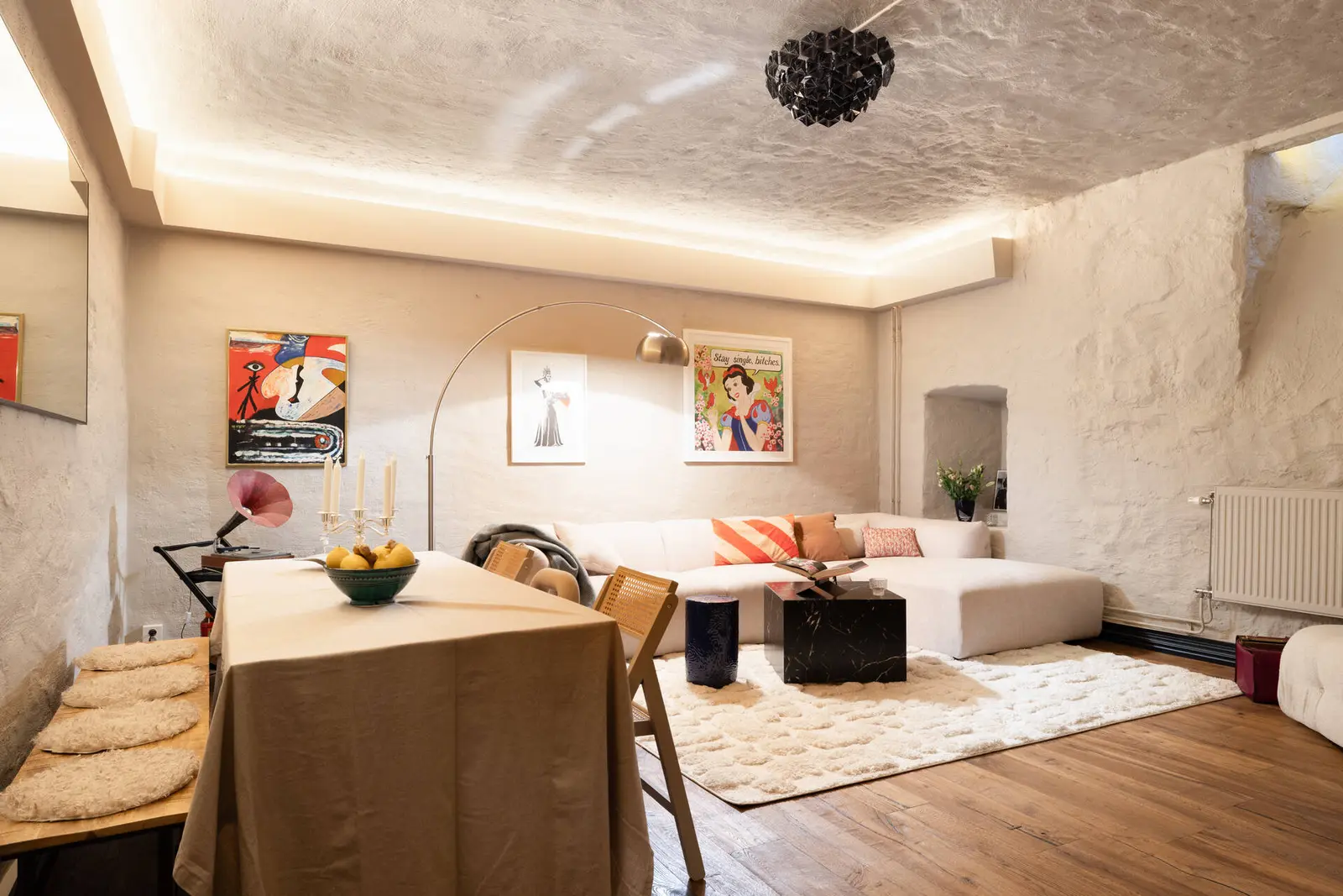 Apartment, Snickarbacken 7, Stockholm. Photo 1 of 32