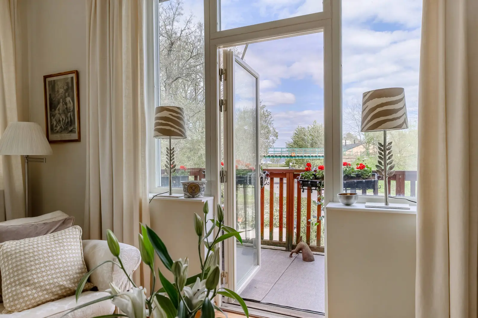 Lägenhet, Emblavägen 1F, Djursholm. Bild 1 av 17