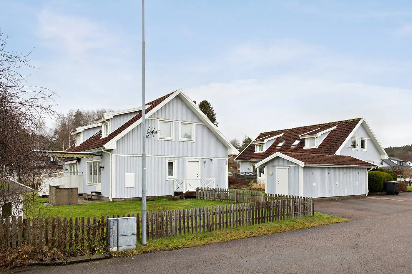 Villa, Murhammarvägen 11A & 11B, Kareby. Bild 1 av 20