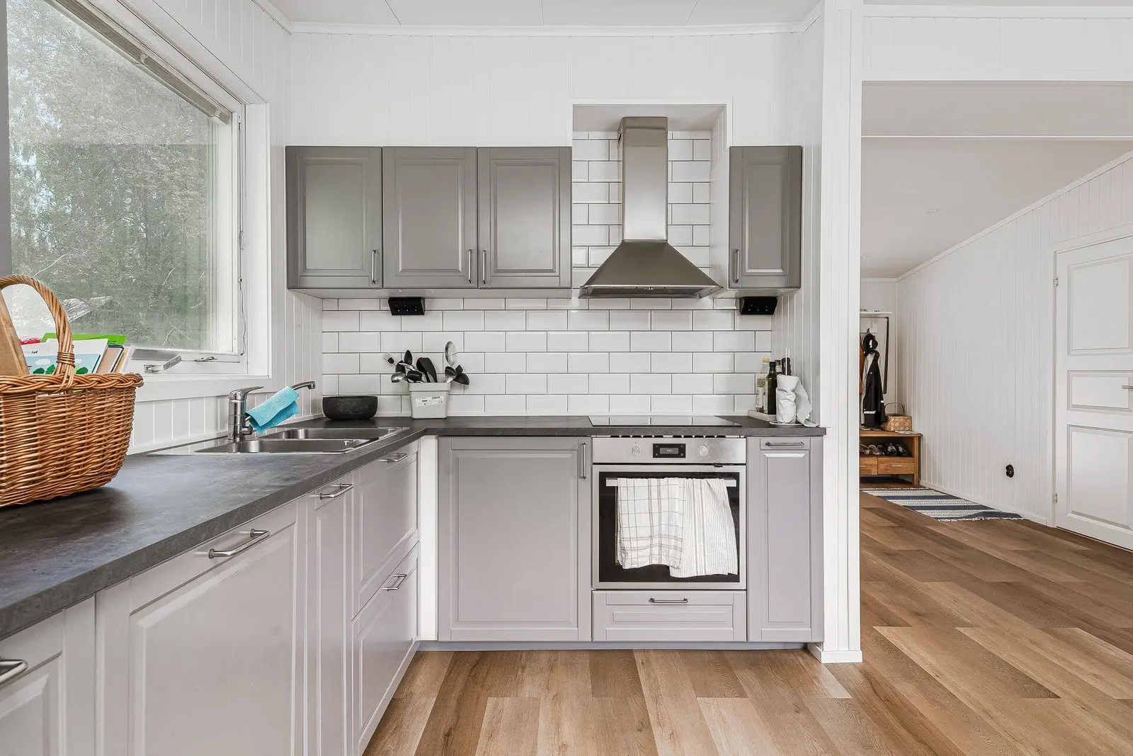 Villa, Vallen 311, Östavall. Bild 1 av 30
