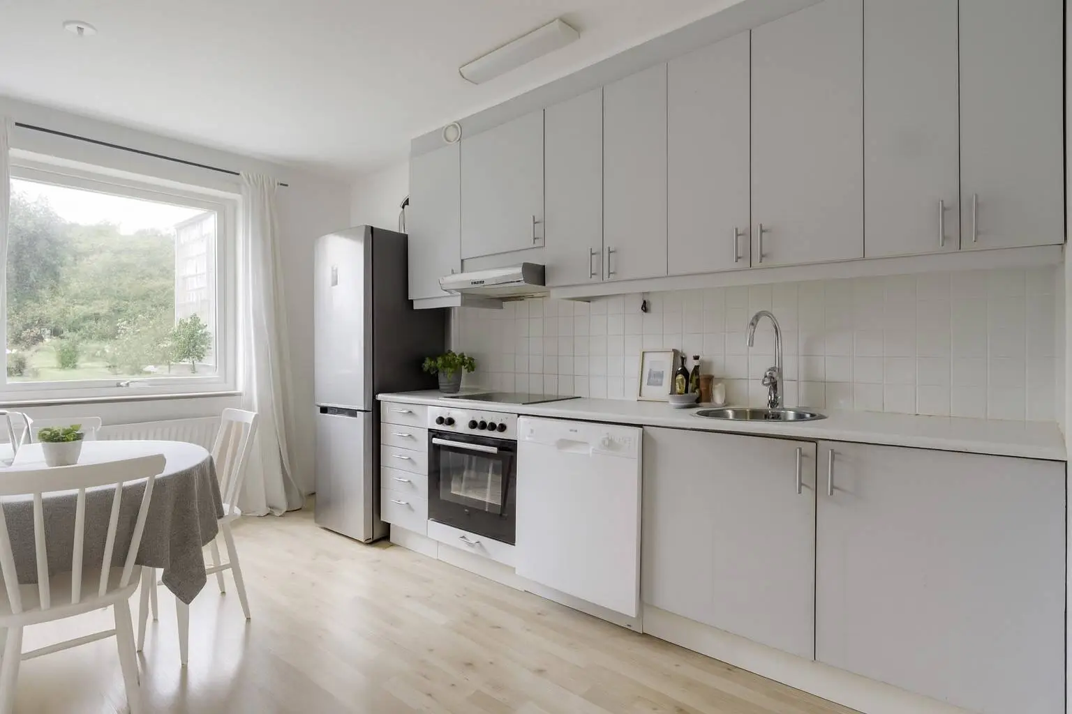 Apartment, Övre Hallegatan 42, Göteborg. Photo 1 of 30