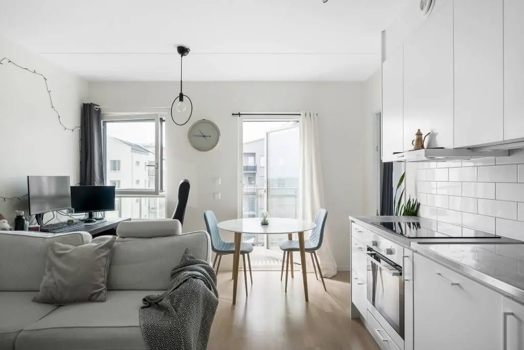 Apartment, Almbygatan 6, vån 5 (01508/1508), Spånga. Photo 1 of 14