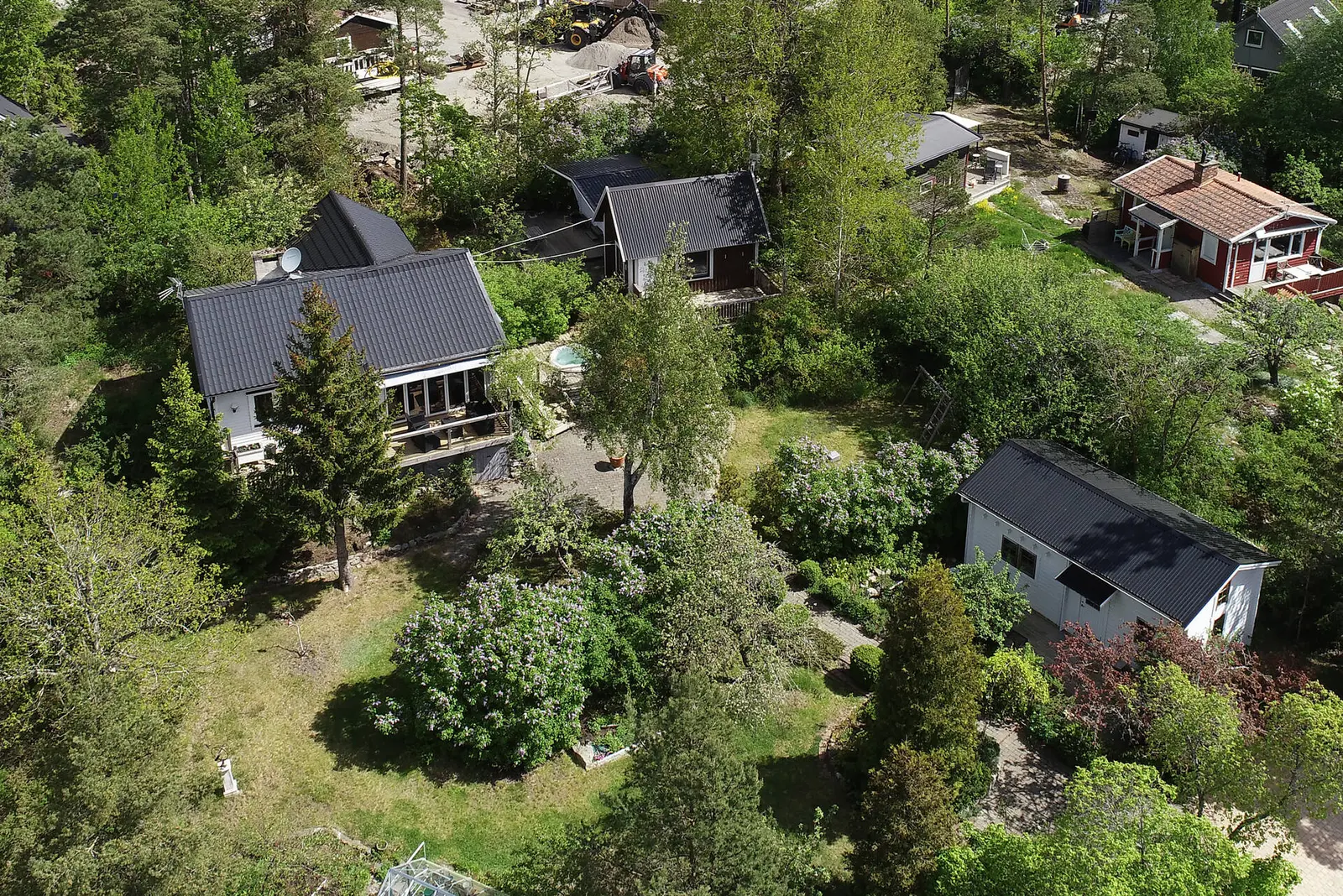 Villa, Tallbarrsvägen 3, Huddinge. Bild 1 av 34