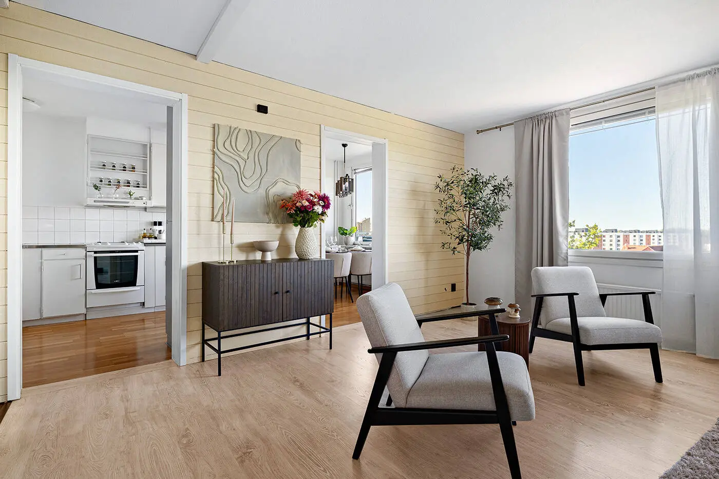 Lägenhet, Aspnäsvägen 10, Järfälla. Bild 1 av 28