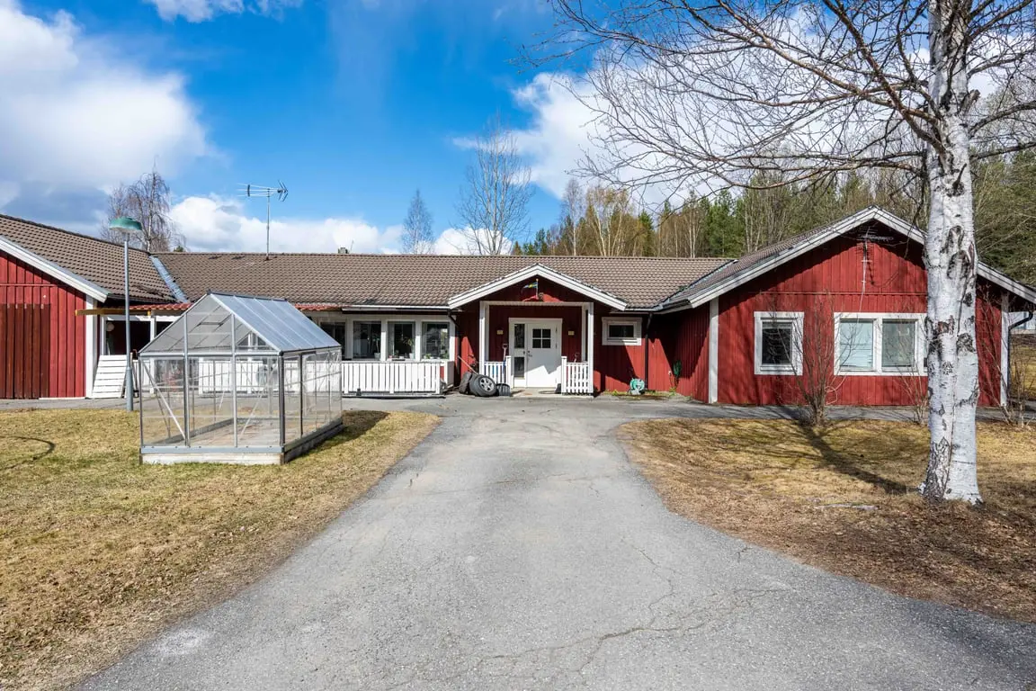 Bild 1 av 8 på Violvägen 6