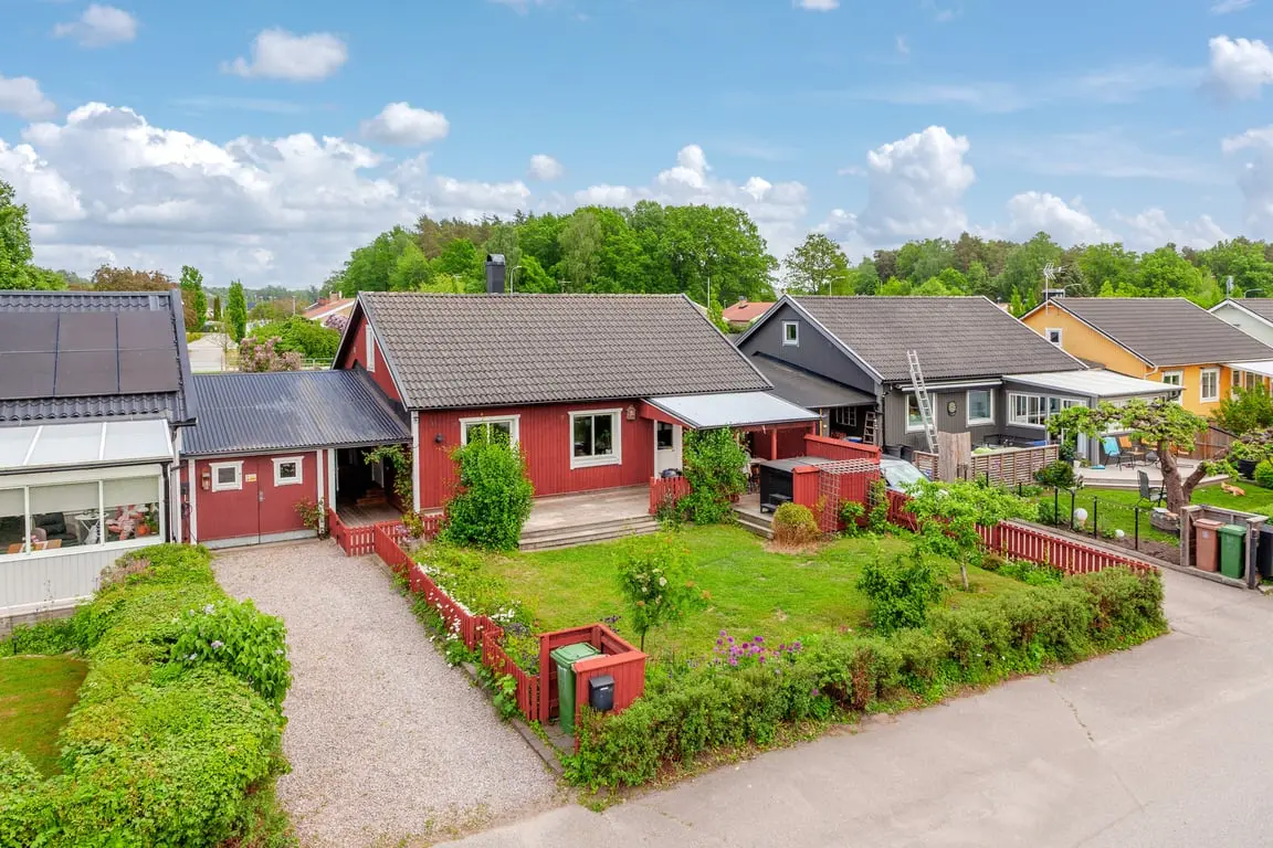 Par-/radhus, Serenius väg 11, Nyköping. Bild 1 av 20